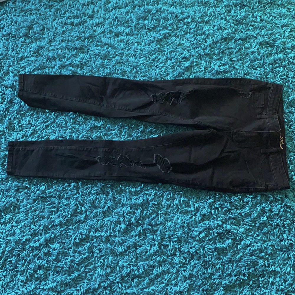 Universal thread black ripped jeans size 6/28